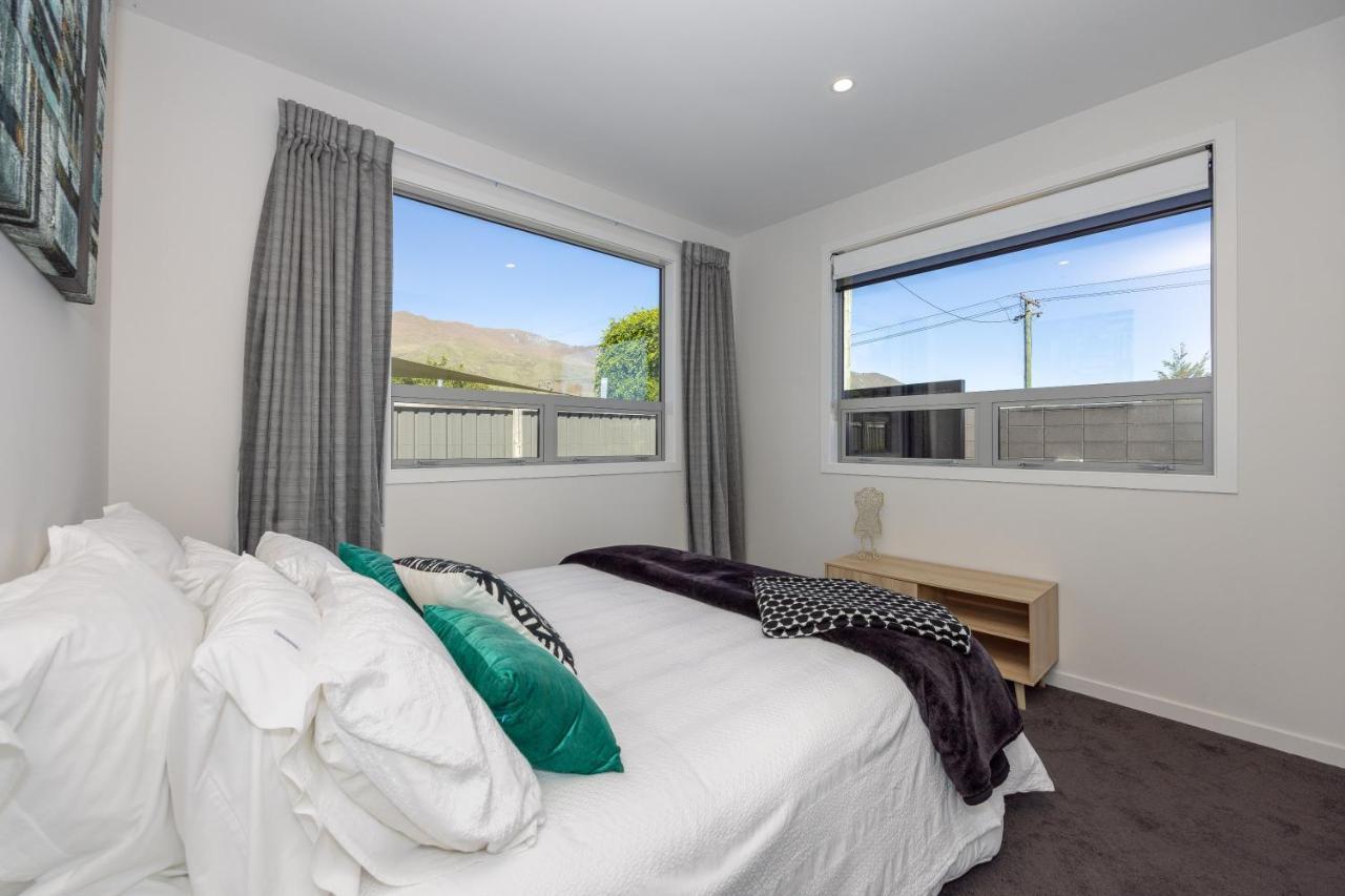 Prime Location On Warren St - 3 Bedroom Town House Wanaka Exterior photo